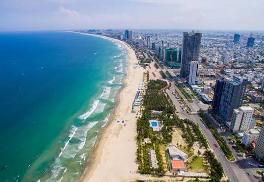 Vietnam Highlights & Island Moments – 12 Days