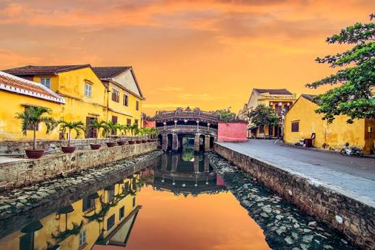 Vietnam Highlights & Island Moments – 12 Days