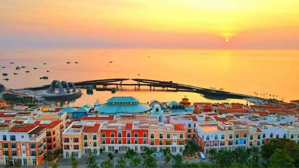 Vietnam Highlights & Island Moments – 12 Days