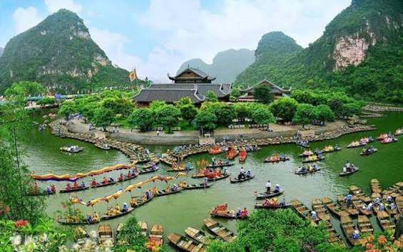Essential Vietnam: From Northern Mountains to Southern Delta – 8 Days